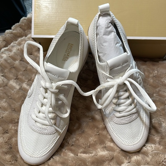 BNIB Michael Kors Jenkins Knit trainer shoes size US 6.5M - Picture 5 of 7